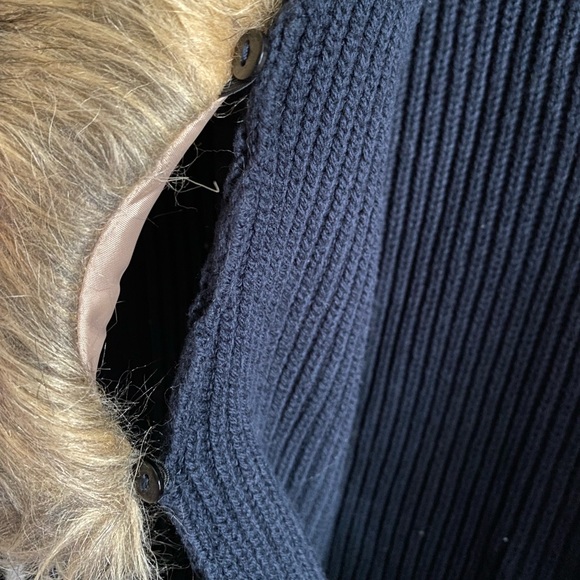 Knit sweater vest with faux fur collar - Picture 6 of 6